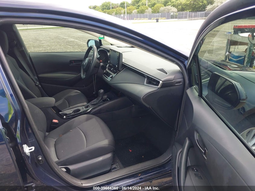 VIN 5YFVPMAE4NP365555 2022 TOYOTA COROLLA LE