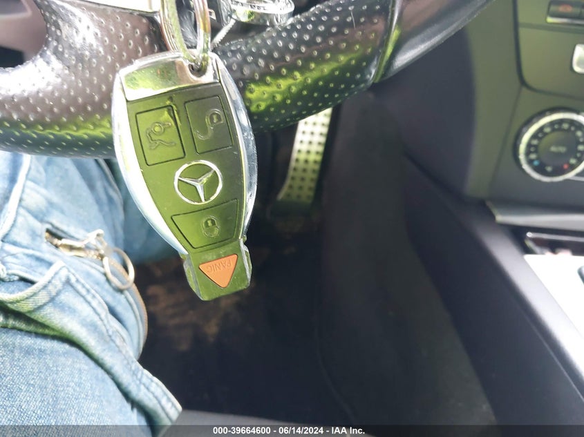 2014 Mercedes-Benz C 300 Luxury 4Matic/Sport 4Matic VIN: WDDGF8ABXEA935920 Lot: 39664600