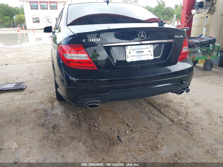 2014 Mercedes-Benz C 300 Luxury 4Matic/Sport 4Matic VIN: WDDGF8ABXEA935920 Lot: 39664600