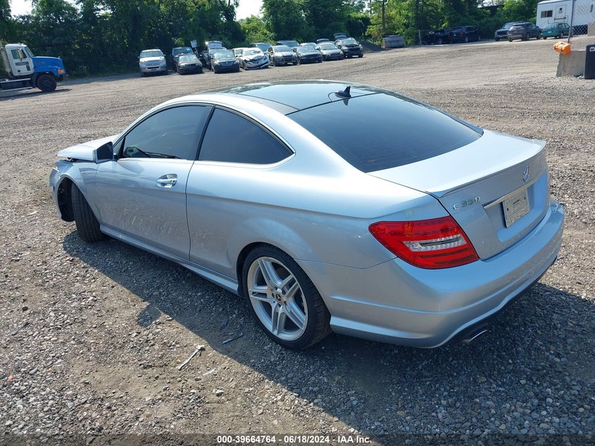 2013 MERCEDES-BENZ C 350 SPORT - WDDGJ5HB5DF952659