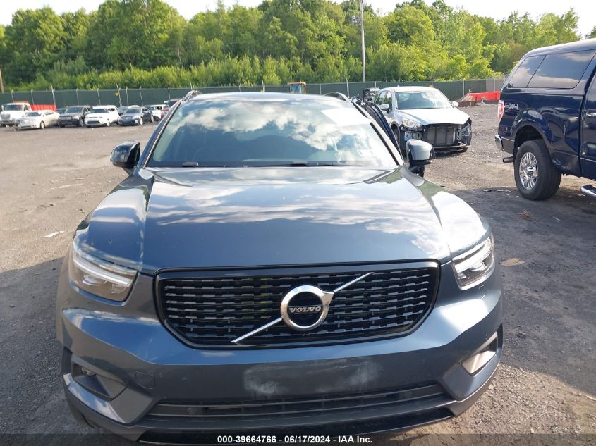 2022 Volvo Xc40 T5 R-Design VIN: YV4162UM8N2784528 Lot: 39664766