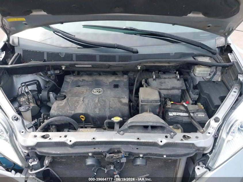 2011 Toyota Sienna Le V6 VIN: 5TDKK3DCXBS027358 Lot: 39664777