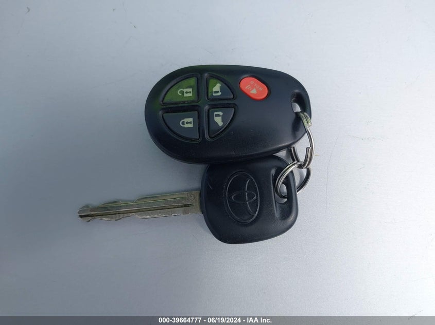 2011 Toyota Sienna Le V6 VIN: 5TDKK3DCXBS027358 Lot: 39664777