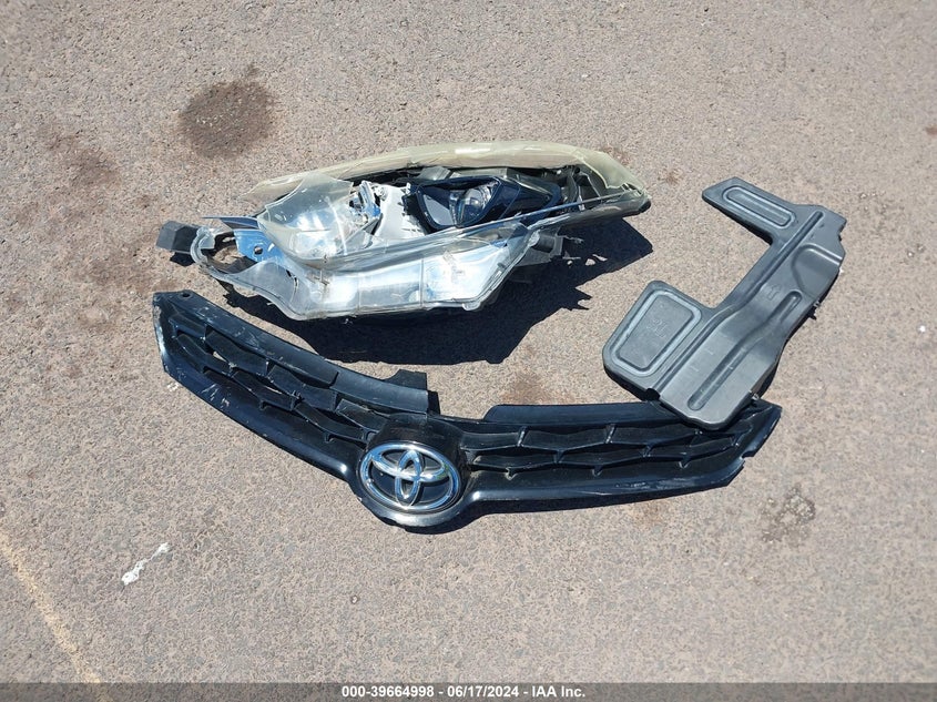 2014 Toyota Corolla L/Le/Le Plus/Le Premium/S/S Plus/S Premium VIN: 5YFBURHE0EP101764 Lot: 39664998