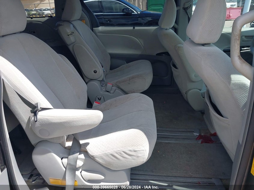 2011 Toyota Sienna Le V6/Le V6 Auto Access Seat VIN: 5TDKK3DCXBS174778 Lot: 39665028