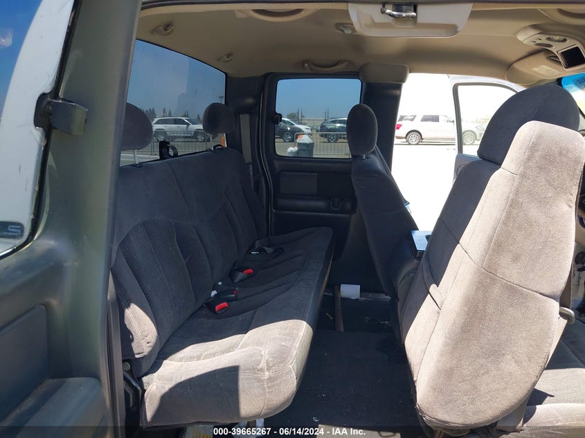 2002 Chevrolet Silverado 1500 Ls VIN: 2GCEK19V821252252 Lot: 39665267