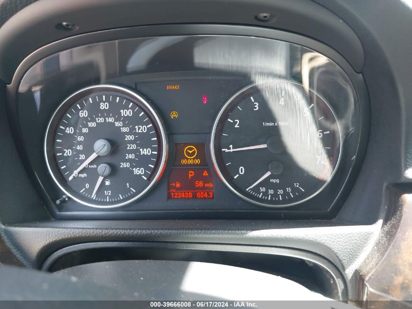 2006 BMW 325I VIN: WBAVB13526KX68943 Lot: 39666008