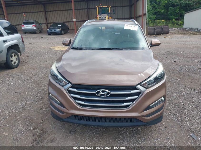 KM8J33A4OHU274667 2017 Hyundai Tucson Se