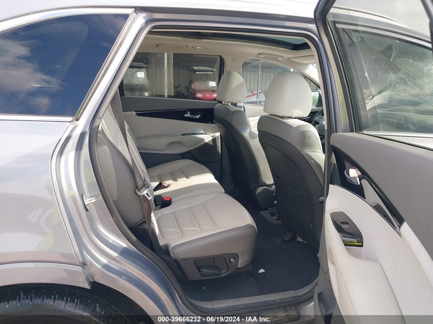 2020 Kia Sorento 3.3L Sx VIN: 5XYPK4A59LG700561 Lot: 39666232