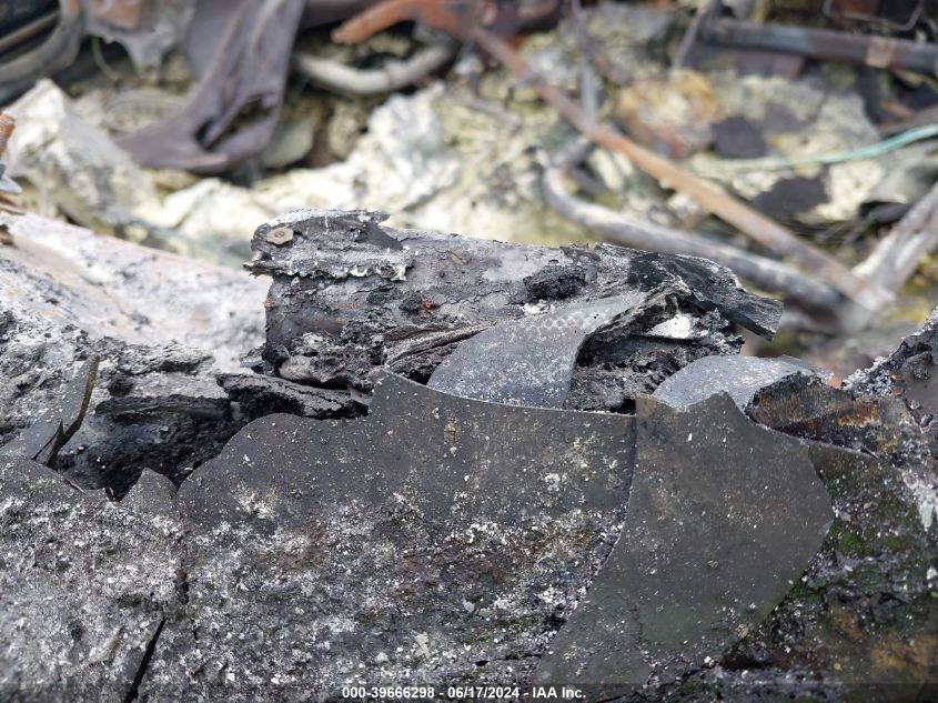 2001 Jeep Grand Cherokee Laredo VIN: 1J4GX48S61C688670 Lot: 39666298