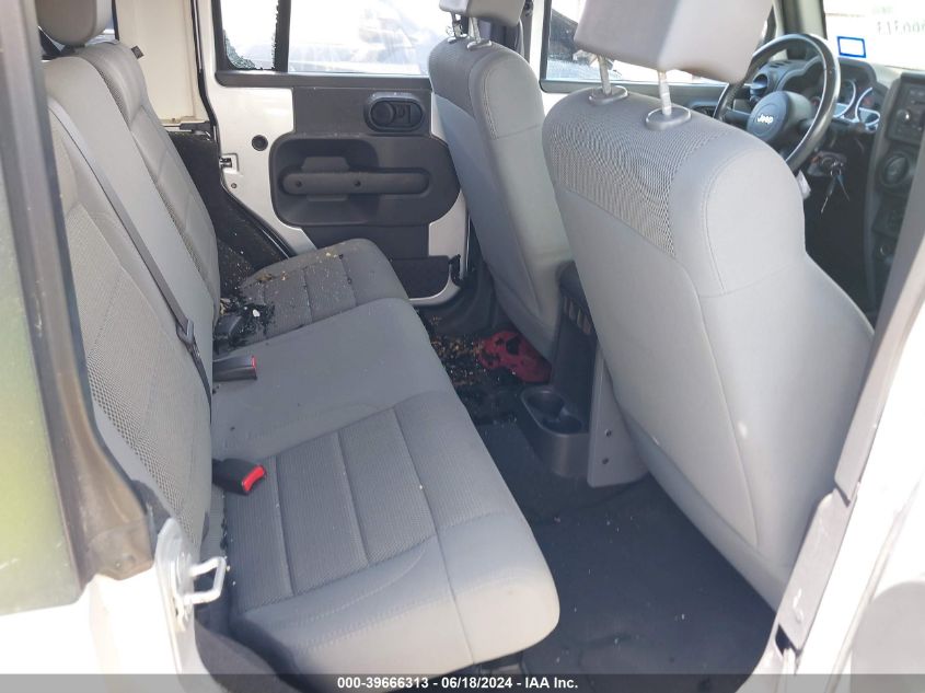 2007 Jeep Wrangler Unlimited Sahara VIN: 1J4GB59197L225909 Lot: 39666313