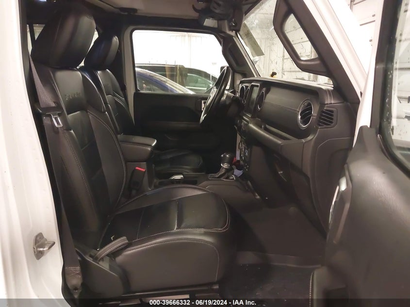 2018 JEEP WRANGLER UNLIMITED SAHARA 4X4 - 1C4HJXEG3JW166588