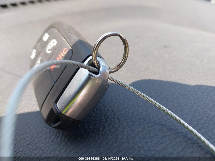 2015 Jeep Grand Cherokee Limited VIN: 1C4RJFBG4FC724573 Lot: 39666366