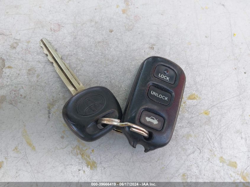 2000 Toyota Avalon Xls VIN: 4T1BF28B2YU050780 Lot: 39666419