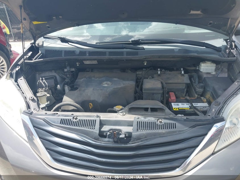 2011 Toyota Sienna Le V6 VIN: 5TDKK3DC7BS167688 Lot: 39666574