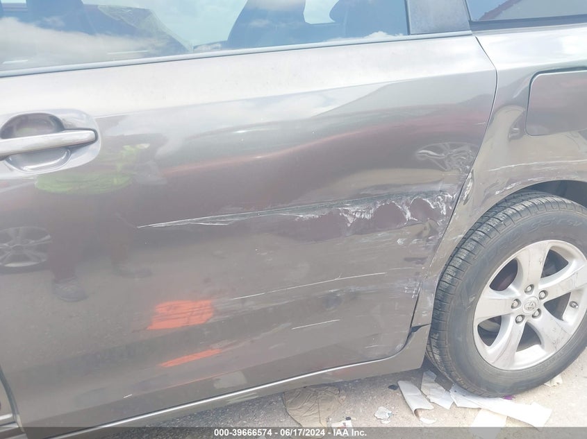 2011 Toyota Sienna Le V6 VIN: 5TDKK3DC7BS167688 Lot: 39666574