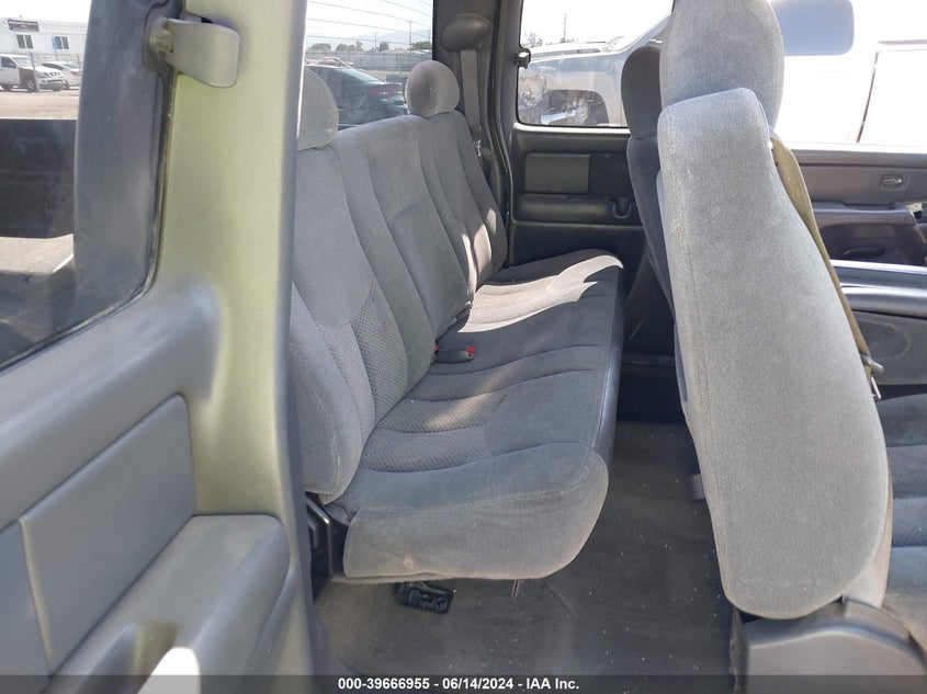 2004 Chevrolet Silverado 1500 Ls VIN: 2GCEC19V741118607 Lot: 39666955