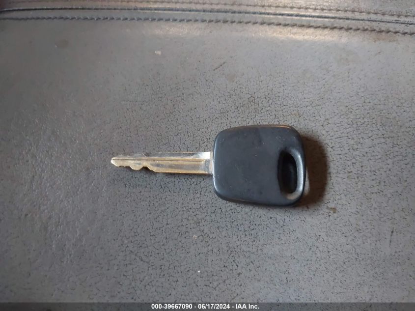 2000 Lincoln Navigator VIN: 5LMFU28A2YLJ32199 Lot: 39667090