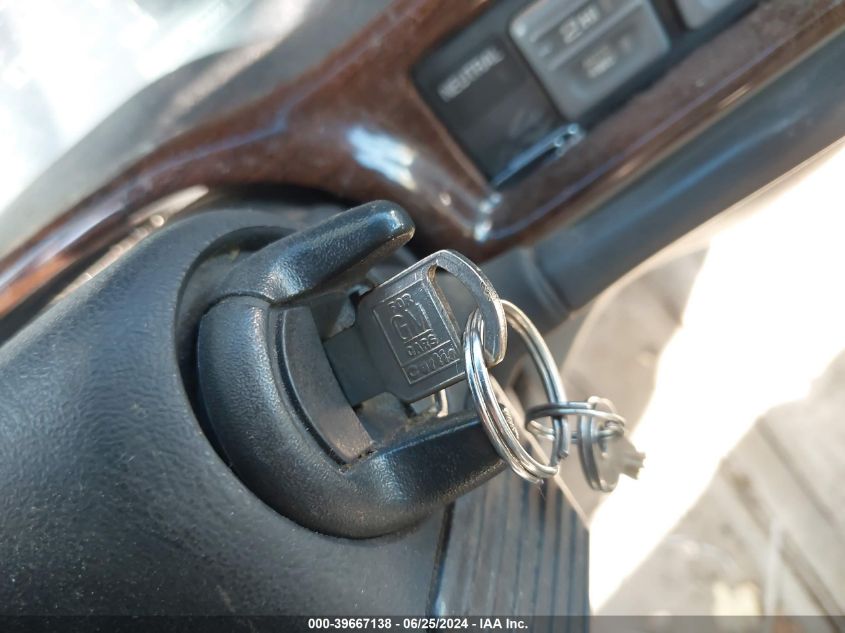 1999 GMC Suburban K1500 VIN: 1GDFK16R9XJ777924 Lot: 39667138