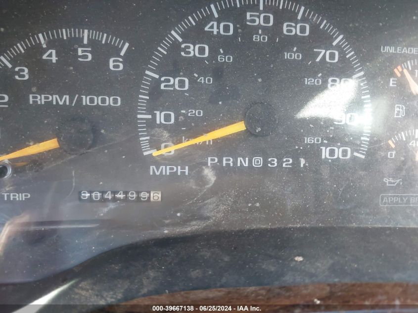 1999 GMC Suburban K1500 VIN: 1GDFK16R9XJ777924 Lot: 39667138