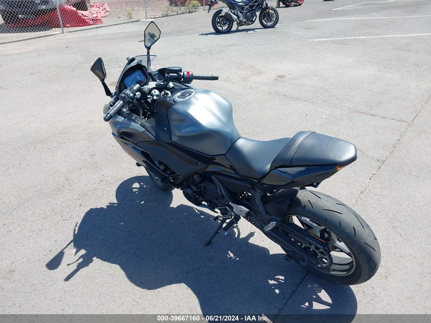 VIN ML5EXEP11RDAC6862 2024 KAWASAKI EX650 P