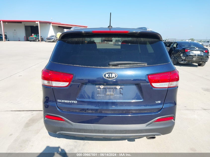 2018 Kia Sorento 3.3L Lx VIN: 5XYPG4A5XJG372663 Lot: 39667501