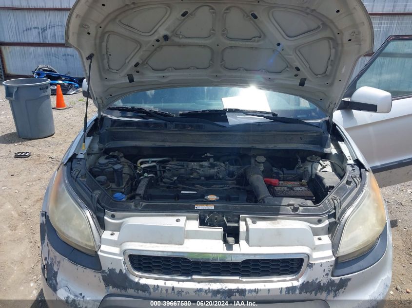 2011 Kia Soul + VIN: KNDJT2A24B7711427 Lot: 39667580