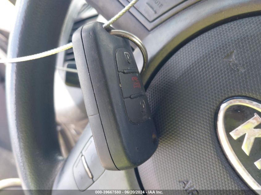 2011 Kia Soul + VIN: KNDJT2A24B7711427 Lot: 39667580