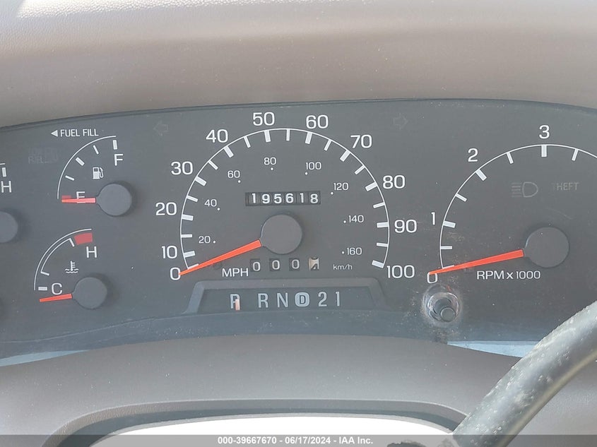 1999 Ford F-250 Lariat/Xl/Xlt VIN: 1FTNX21S1XEB21923 Lot: 39667670