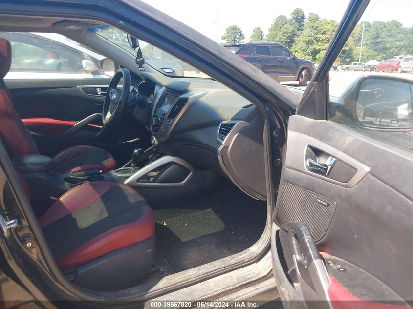 2012 Hyundai Veloster Base W/Red/Black VIN: KMHTC6AD1CU049368 Lot: 39667820