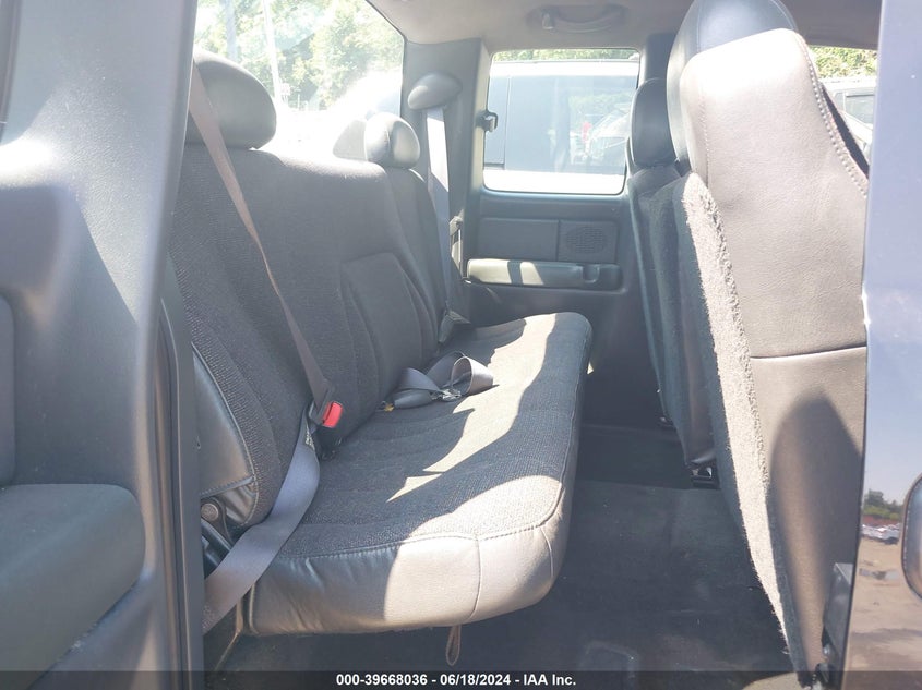 2000 Chevrolet Silverado 1500 VIN: 2GCEK19V3Y1169109 Lot: 39668036