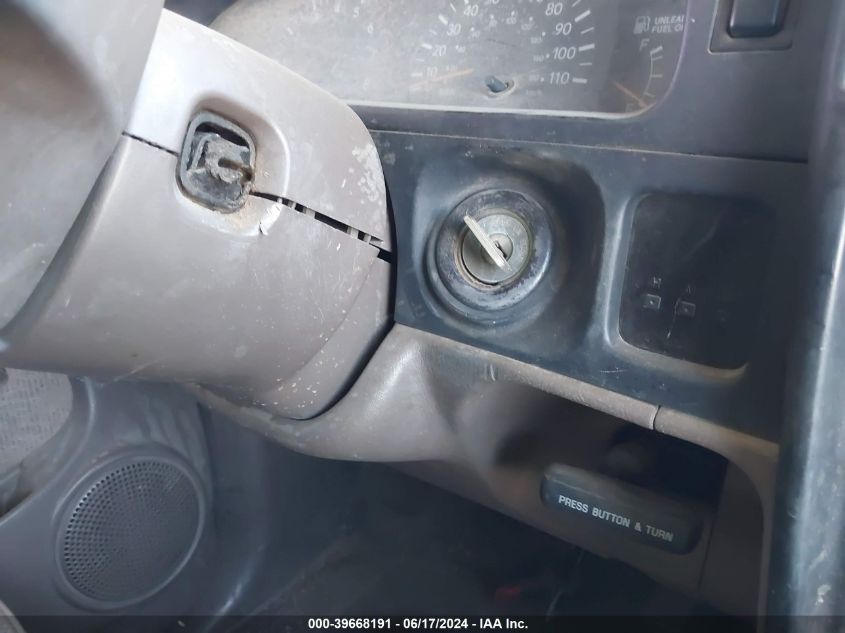 1998 Toyota Tacoma Xtracab VIN: 4TAWN72N6WZ108667 Lot: 39668191