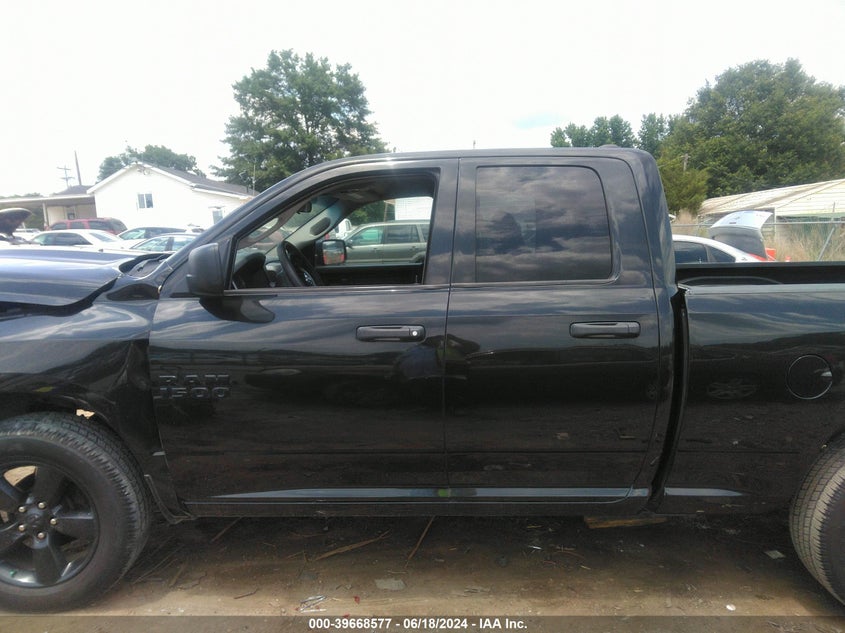 VIN 1C6RR6FG4JS225071 2018 RAM 1500 EXPRESS QUAD CAB 4X2 "64" BOX