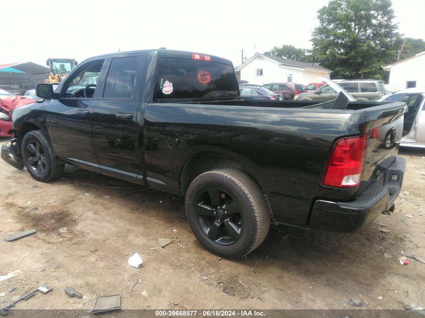 VIN 1C6RR6FG4JS225071 2018 RAM 1500 EXPRESS QUAD CAB 4X2 "64" BOX