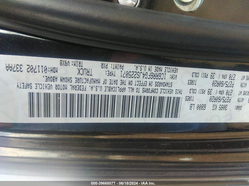 VIN 1C6RR6FG4JS225071 2018 RAM 1500 EXPRESS QUAD CAB 4X2 "64" BOX