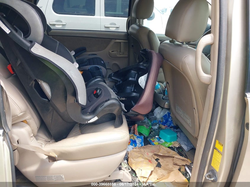 2010 Toyota Sienna Le VIN: 5TDKK4CC6AS313200 Lot: 39668858