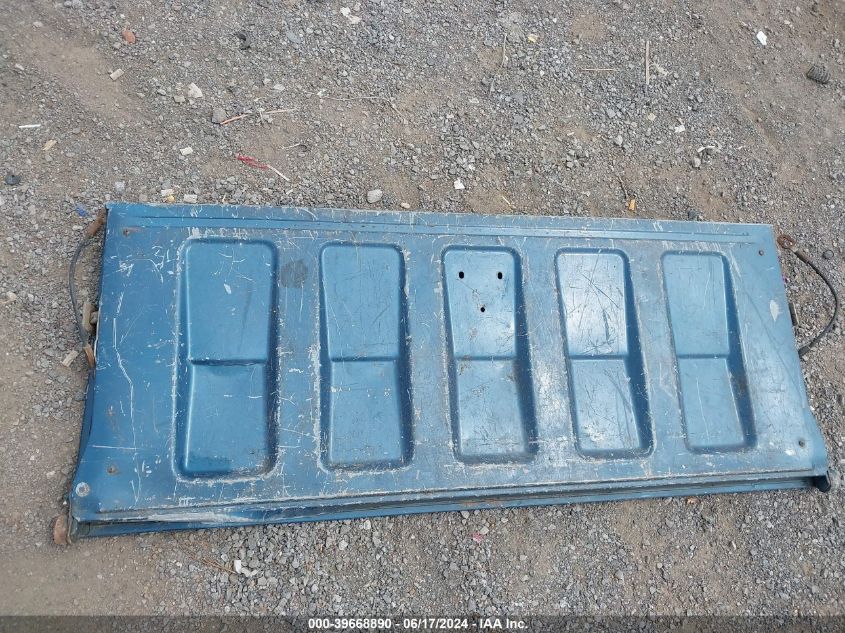 1994 Chevrolet Gmt-400 C1500 VIN: 2GCEC19Z0R1197841 Lot: 39668890