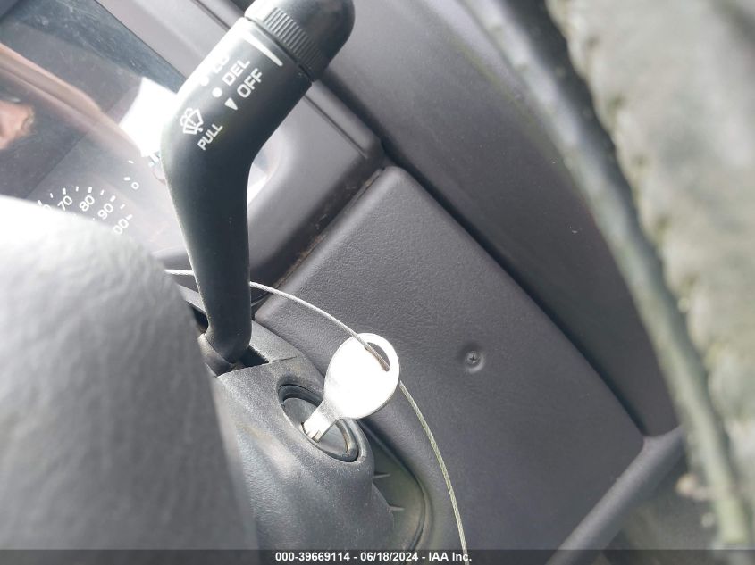 2000 Jeep Wrangler Sport VIN: 1J4FA49S6YT729233 Lot: 39669114