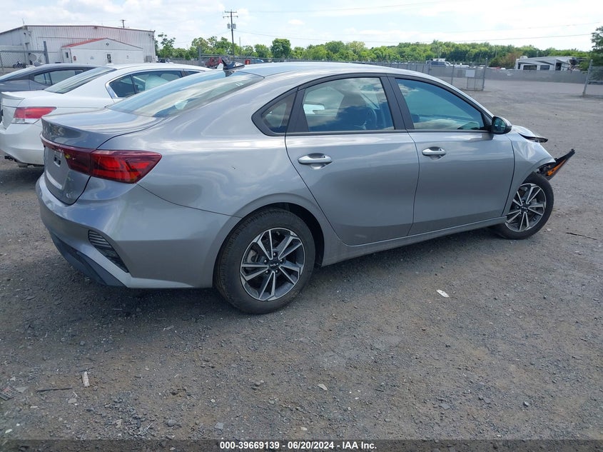 VIN 3KPF24AD8PE631979 2023 KIA FORTE LXS