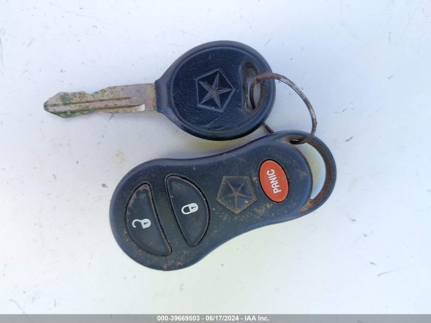 2002 Dodge Grand Caravan Sport VIN: 2B4GP44R52R669235 Lot: 39669503