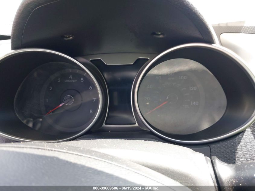 2013 Hyundai Veloster Base W/Black VIN: KMHTC6AD6DU095828 Lot: 39669506