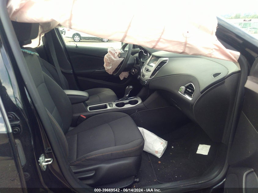 VIN 1G1BC5SM5J7204226 2018 CHEVROLET CRUZE LS AUTO