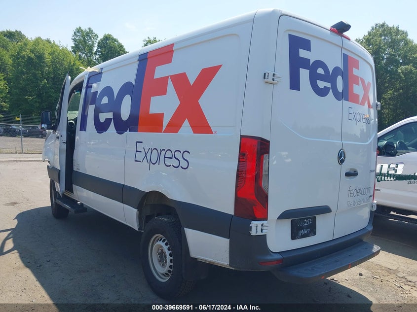 2022 Mercedes-Benz Sprinter 2500 Standard Roof V6 VIN: W1Y4EBVY3NT088282 Lot: 39669591