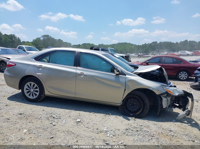 2015 Toyota Camry Le VIN: 4T4BF1FK9FR467751 Lot: 39669837