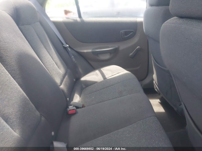 2002 Hyundai Accent Gl VIN: KMHCG45C12U326223 Lot: 39669852