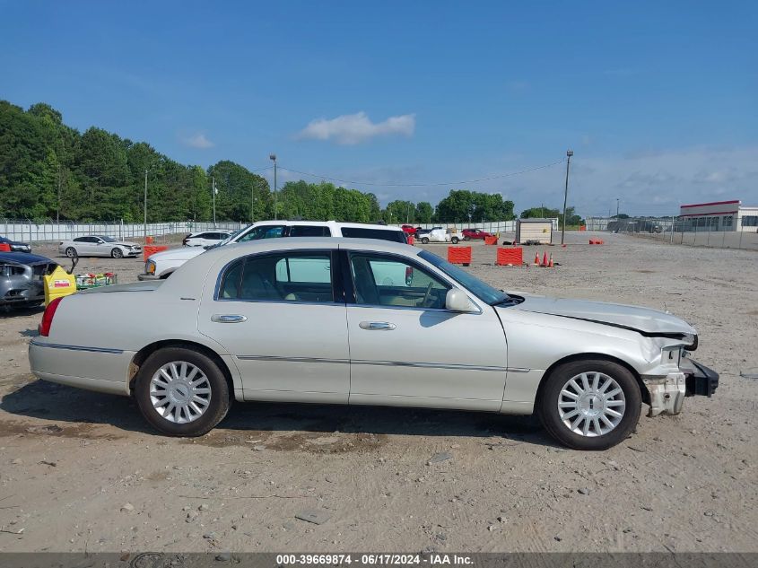 2005 Lincoln Town Car Signature VIN: 1LNHM81WX5Y624353 Lot: 39669874