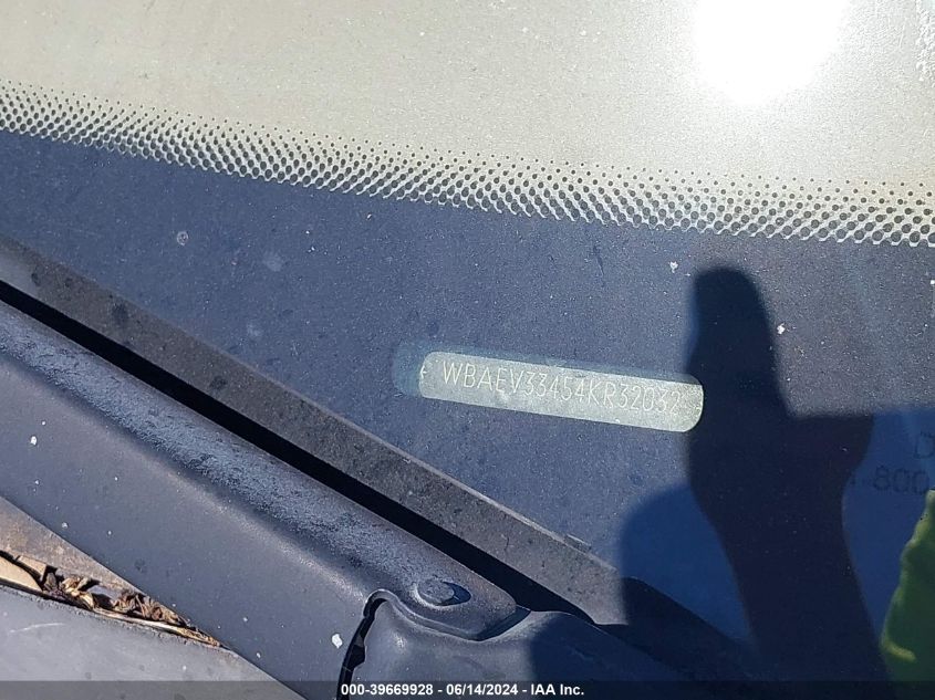 2004 BMW 325I VIN: WBAEV33454KR32032 Lot: 39669928