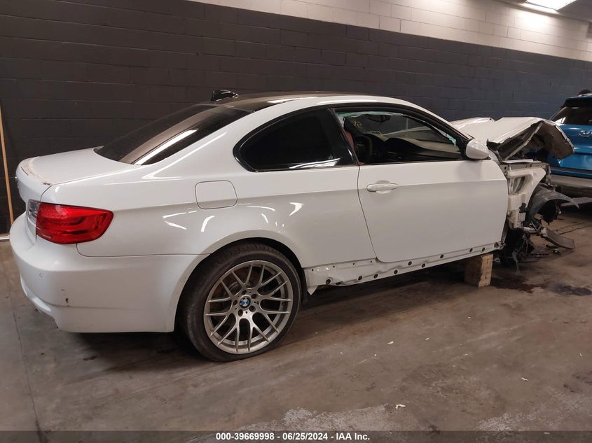 2011 BMW M3 VIN: WBSKG9C5XBE368698 Lot: 39669998