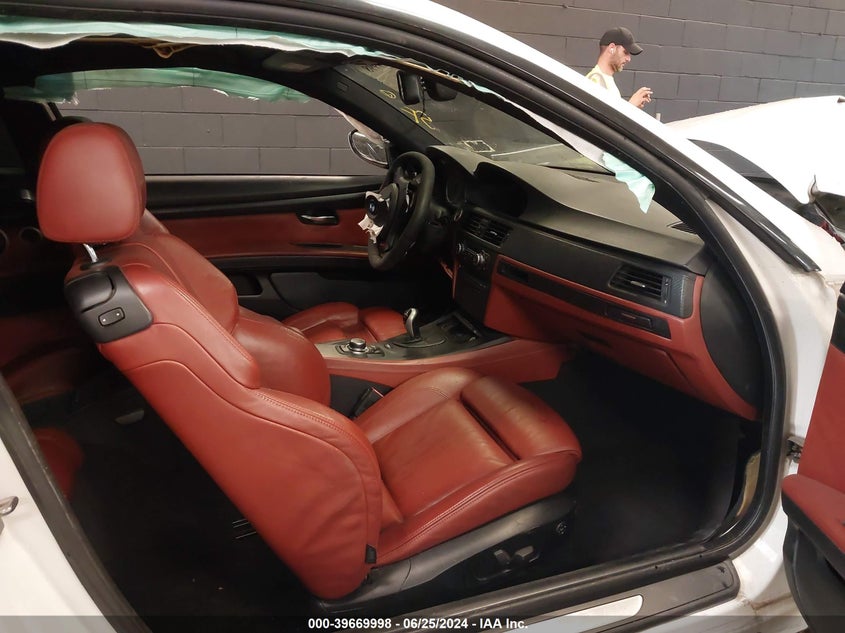 2011 BMW M3 VIN: WBSKG9C5XBE368698 Lot: 39669998