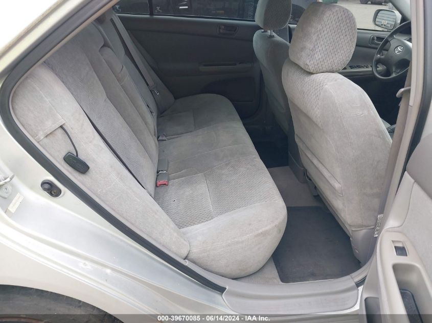 2003 Toyota Camry Le VIN: 4T1BE32KX3U700580 Lot: 39670085